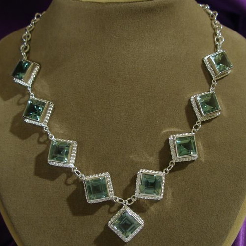 Fashion 925 silver necklace with green amethyst crystals new