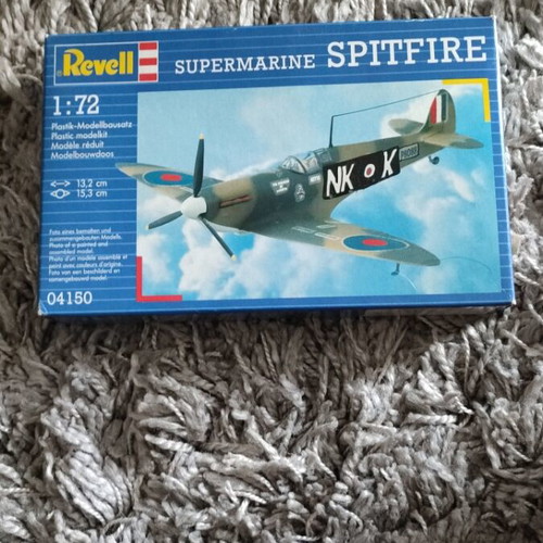 Revell Supermarine Spitfire Mk.Vb 1:72 model kit new