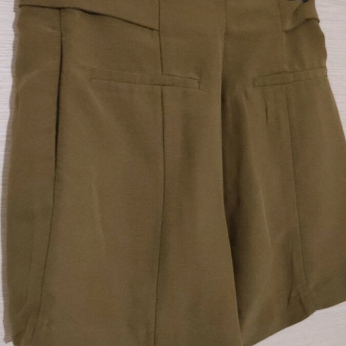 H&M fabric shorts like new, khaki with belt and pockets
