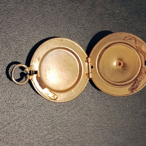 Coro vintage locket with faux coral and pearls