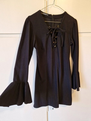 Black long-sleeve mini dress Small like new, velour fabric