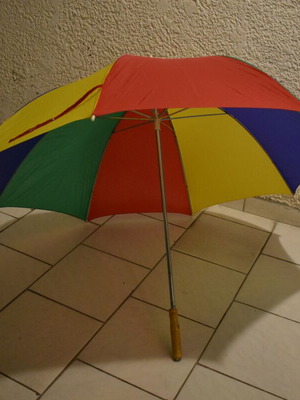 Ομπρέλα πολύχρωμη συλλεκτική καινούργια από τις τσίχλες Clorets