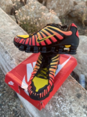 Nike Shox athletic shoes new, size 45, red and yellow