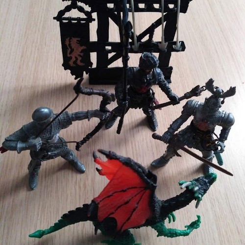Knights & Dragons complete set children's toy like new