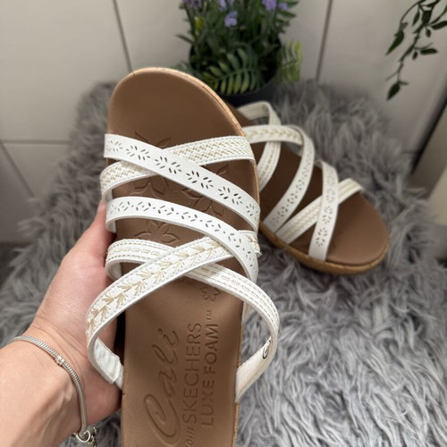Skechers cushion sole sandals with leather straps