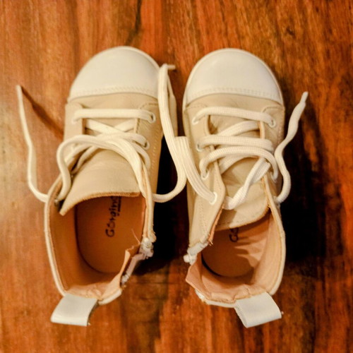 Gorgino anatomic baptismal kids shoes size 23 like new, unisex