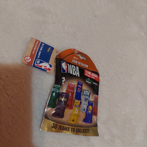 Nba 2018-19 season closed collectible pack