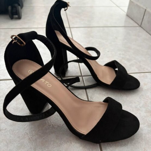 Black heel sandal, size 41