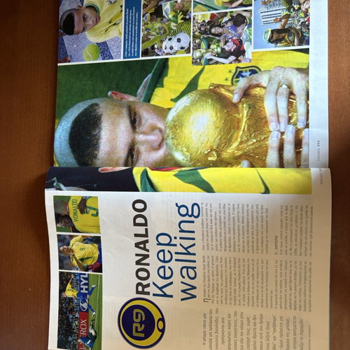 Selides 2002 Ronaldo The Golden Boy magazine like new