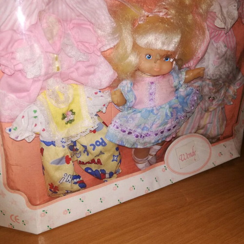Wendy Oscar Creation vinyl doll used