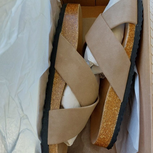 Only sandals with anatomical insole, beige, like new