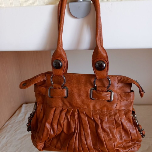 Makgio leather women's handbag like new, tan color