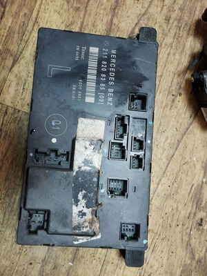 Mercedes W211 door module used, 2118208385 L