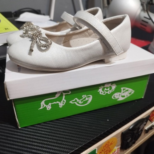 Iqkids ballerina shoes size 26 like new, white
