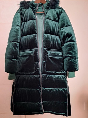 Velvet emerald parka like new, size Large