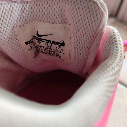 Nike athletic shoes used, size 33, white and pink