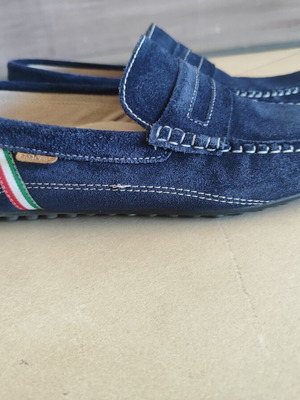 Robinson men's blue moccasins size 43 like new