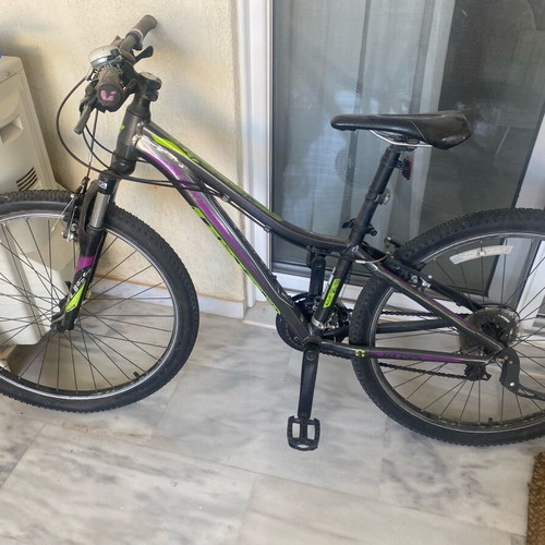 Giant Liv Thrive 3 2018 aluminum frame bike like new