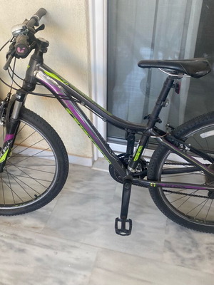 Giant Liv Thrive 3 2018 aluminum frame bike like new