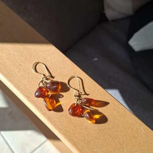 Vintage Baltic Amber Cluster Earrings like new, gold-toned