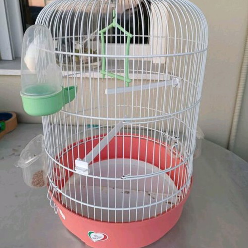 Bird cage like new for parakeets