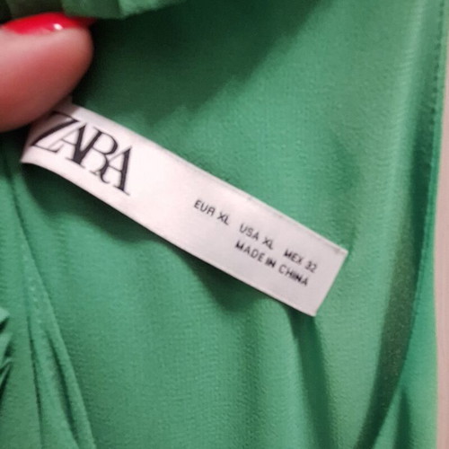 Zara green maxi dress like new, neckline closed
