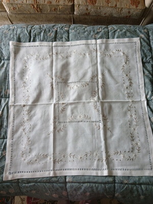 Linen square like new 86 cm by 86 cm