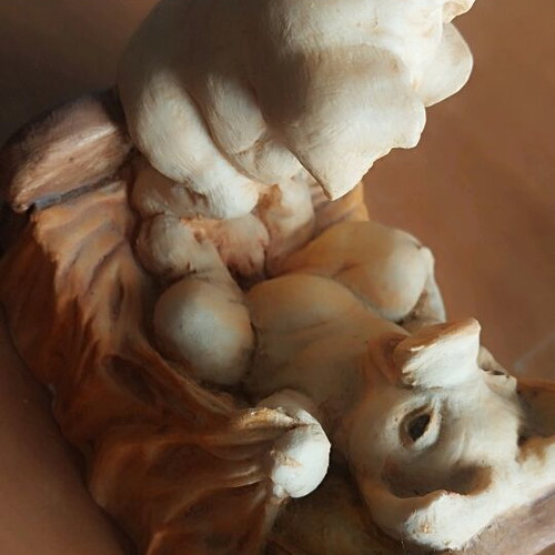 Humorous table decor like new with piglets