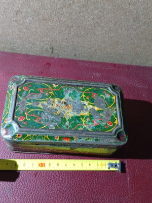 Metal coffee tin 1960