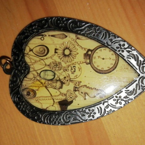 Vintage steampunk heart pendant used, silver and beige