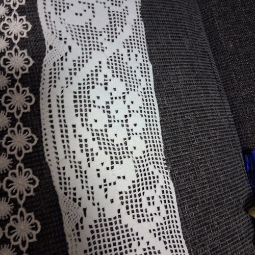 Machine lace set like new, mixed lengths and colors