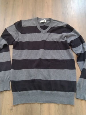 Men's pullover like new, size L