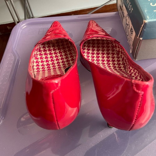 Nine West vinyl pumps used, fuchsia, size 38, low heel
