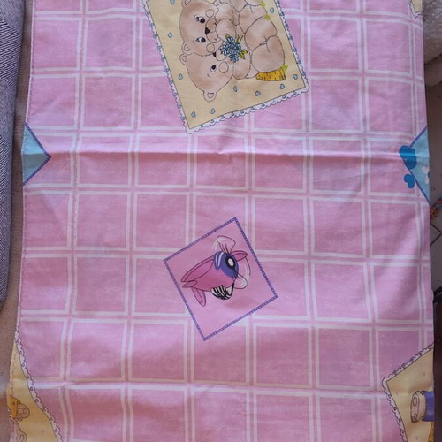 Bed sheets and pillowcase for single bed