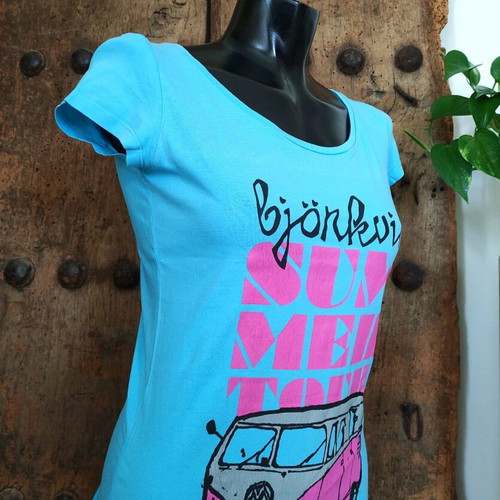 Y2K Bjorkvin graphic tee used, baby blue with retro van print