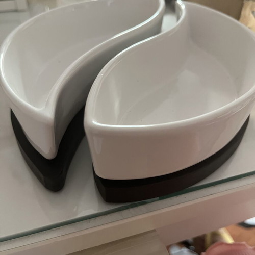 Nut tray with wooden base new