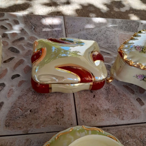 Collectible tea cup set porcelain with gold details like new