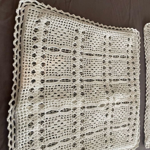 Embroidered pillowcases in excellent condition