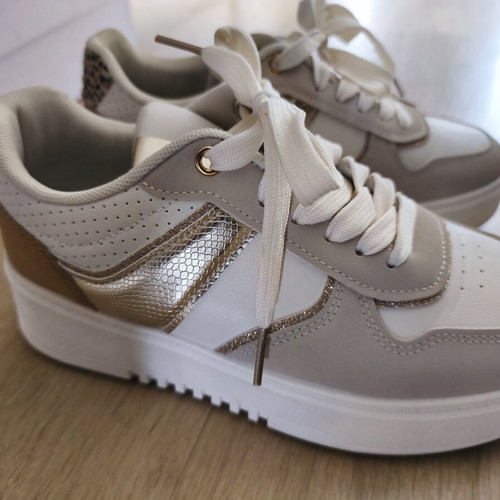 Jomix Shoes Athletic Sneakers like new, white and gold, size 38