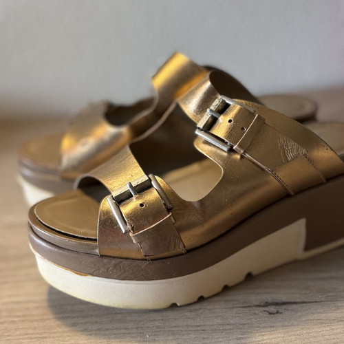 Janet Sport Platform Sandals size 40 used, gold