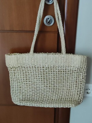 Straw shoulder bag like new, beige