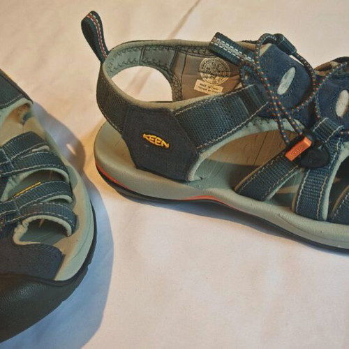 Keen Kanyon Men's Sandals like new, EU size 44, gray and blue