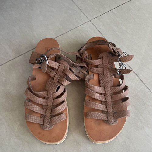 Esiot gladiator sandals like new, brown leather