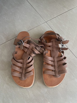 Esiot gladiator sandals like new, brown leather