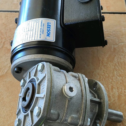 Leeson 180VDC motor with RMI 28 FL angle reducer like new