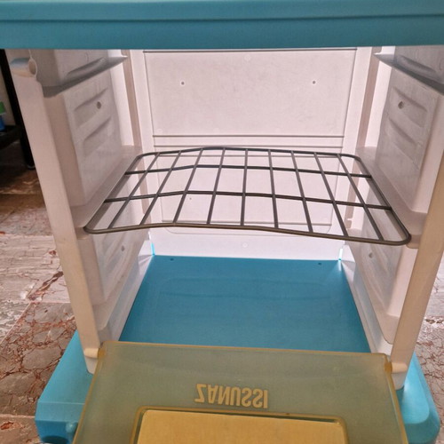 Zanussi play kitchen used with plastic accessories