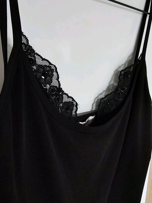 Top blouse like new, black with lace and beads