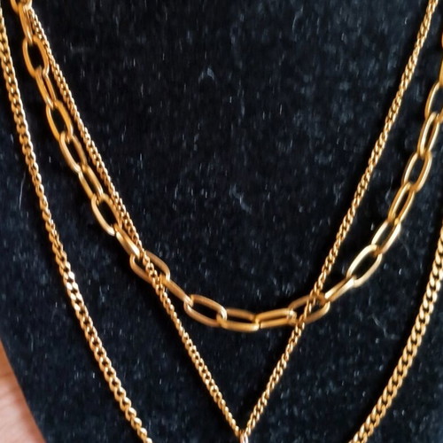 Layering necklace with daisy pendant in vintage style, new, gold color