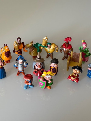 Kinder toys 2004 Royal Tournament like new