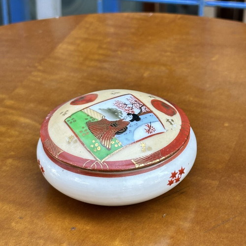 Vintage Japanese Porcelain Box with Geisha Lid used, 8.5 cm